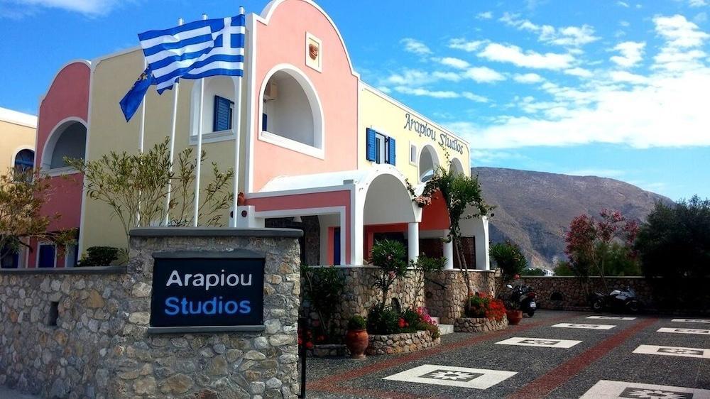 Arapiou Apartments ペリヴォラス エクステリア 写真