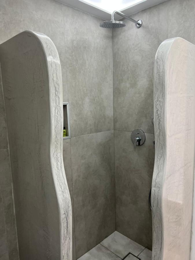 Arapiou Apartments ペリヴォラス エクステリア 写真