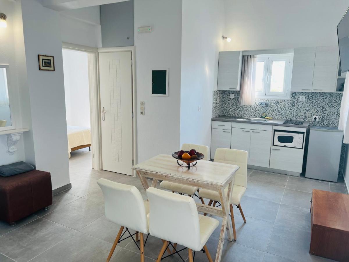 Arapiou Apartments ペリヴォラス エクステリア 写真